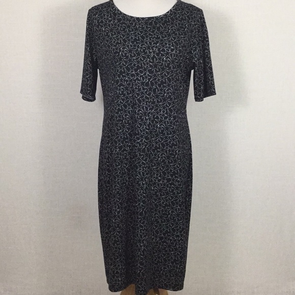 LuLaRoe Dresses & Skirts - NWOT LuLaRoe Julia dress - b&w stars ⭐️